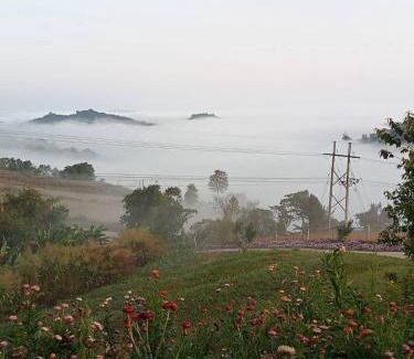 Lom Kao Hotel | Rai Saeng Tawan at Phu Thap Buek