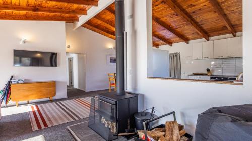 Raurimu House | Railside Chalet - Raurimu Holiday Home