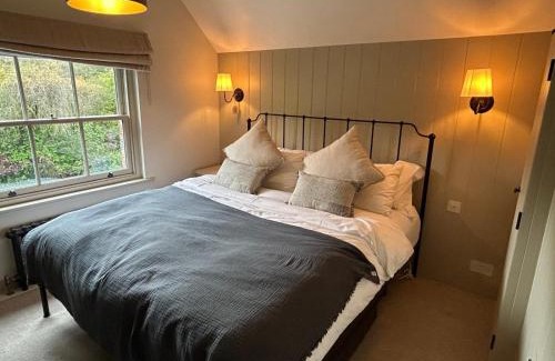 New Forest District House | Railway Junction Cottage & The Cabin by NewFo rest