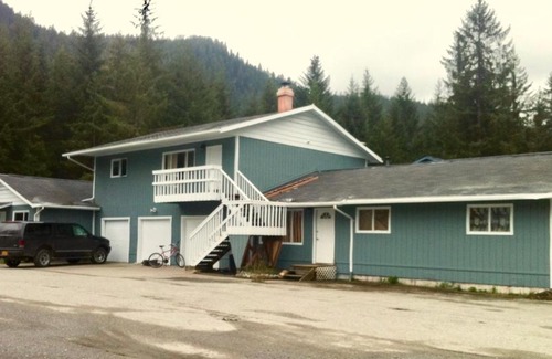 Mendenhall Valley House | Rainbow Row - Two Private Units in Complex, near Mendenhall Glacier, Trails, and Conveniences!
