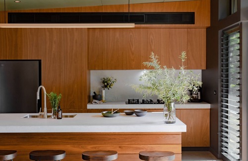 Broken Head House | Rainforest Luxury Byron Bay, Heated Pool + Beach + Pet Friendly