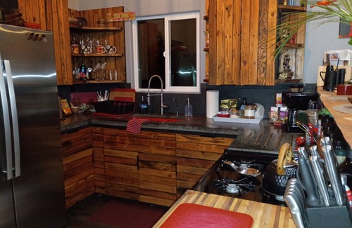 Fern Forest House | Rainforest Volcano Retreat – As Seen on TV! Near Volcanoes Nat’l Parkn