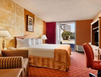 Franklin Park Hotel | Ramada by Wyndham Austin South