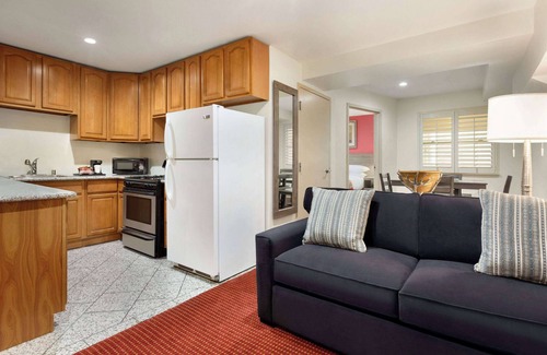 Downtown Oakland Hotel | Ramada by Wyndham Oakland Downtown City Center