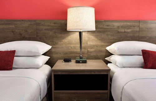 Downtown Oakland Hotel | Ramada by Wyndham Oakland Downtown City Center