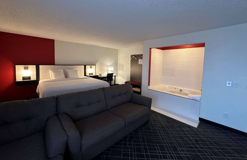 Waupaca Hotel | Ramada by Wyndham Waupaca