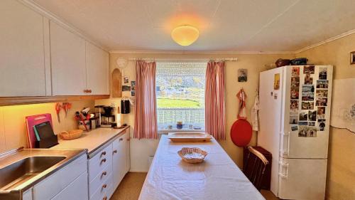 Flakstad Ski Chalet | Ramberg Beach View