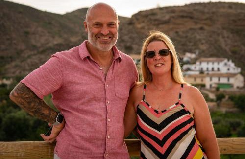 Locaiba Apartment | Rambla Retreats Apartment Azul with shared pool & hot tub in Oria