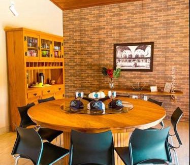 Guape House | Rancho Ipê Amarelo - Capitólio - MG