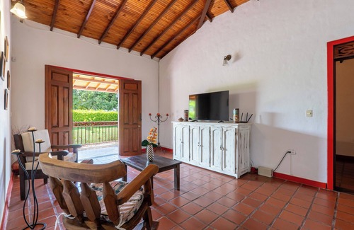 Montenegro Villa | Rancho La Soledad/Jacuzzi& BBQ/Piscina beatiful