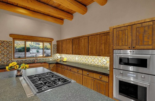 The Elin Ranch House | Rancho Vaquero: Luxury Desert Retreat 2 King Suites, Heated Salt Pool & Hot Tub