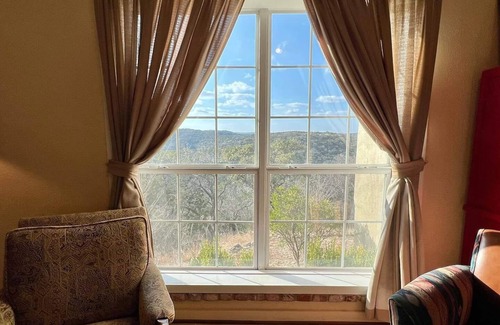 Concan Cabin | Rancho Vista Cabin - Frio - Garner - Sleeps 10