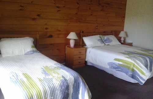 Murupara Cabin | Rangitaiki River Lodge Below Te Urewera Mountain Forest