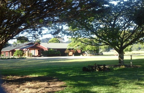 Murupara Cabin | Rangitaiki River Lodge Below Te Urewera Mountain Forest