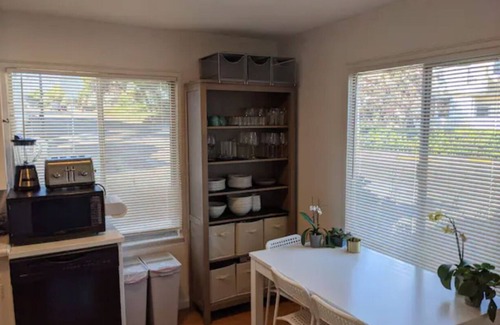 Capitola House | Rare 3 br in Capitola Village with 5pm checkout Jan-Apr+Parking!