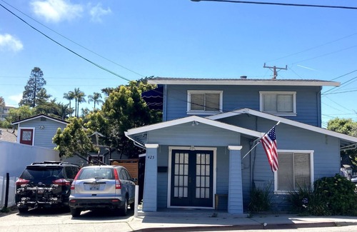 Capitola House | Rare 3 br in Capitola Village with 5pm checkout Jan-Apr+Parking!