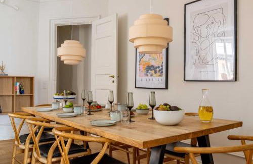 Nyhavn - Amalienborg Apartment | Rare 4BR Apartment w Unique Details in CPH City