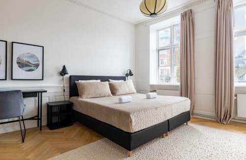 Nyhavn - Amalienborg Apartment | Rare 4BR Apartment w Unique Details in CPH City