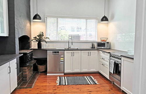 Muswellbrook House | Rare Find! 5-bedroom Poolside Paradise