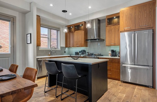 Hillhurst House | *Rare find* Calgary’s Finest |Cozy and Vibrant Double King Beds|Stampede Special