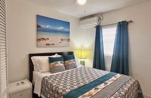 Venetian Road Settlement Apartment | Rare find! Cozy 2-bedroom Apartment in Venetian Road