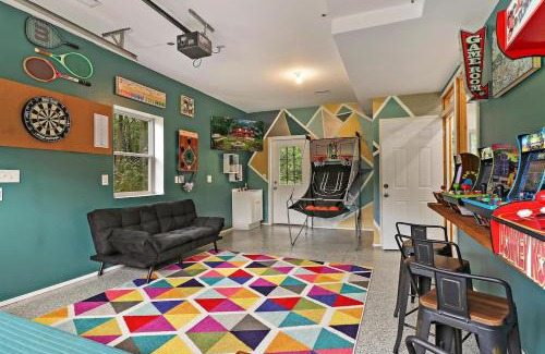 Lauderdale Lakes House | Rare Gem! Game Room, Hot Tub, Near Lake, Pet Ok