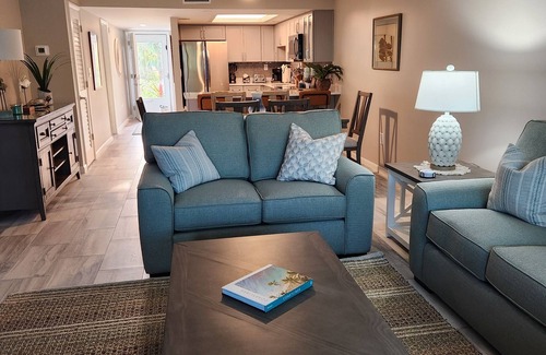 Sanibel Condo | Rare ground floor condo, just steps to the pool or to the famous Sanibel Beach.