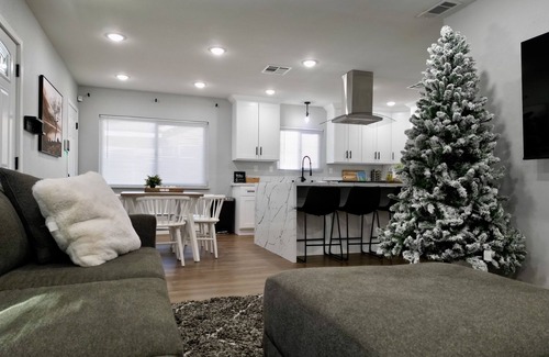 San Bernardino House | Rare Newly remodeled and fully furnished beauty