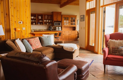 Lummi Island House | Rare Secluded Beach w/Lush Lawn and Ocean Views