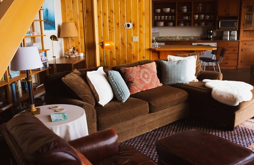 Lummi Island House | Rare Secluded Beach w/Lush Lawn and Ocean Views