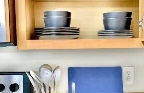 Plaza Midwood House | Rare Townhome with Queen Beds in Plaza Midwood-10 min drive uptown