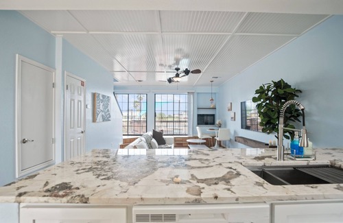 Corpus Christi Apartment | Ravishing Waterfront! Pool/Spa 2BR King & QueennBrand new Docks and Slips