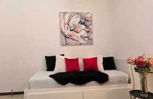 San Salvario Apartment | Raymihome Dante 2