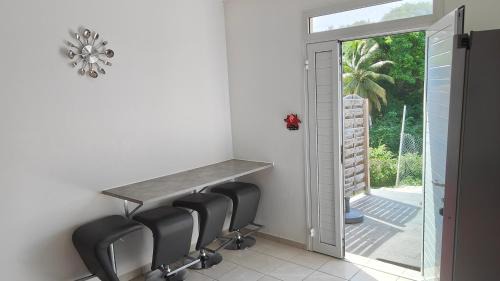 Sainte-Anne Villa | Rayon de soleil bas de villa