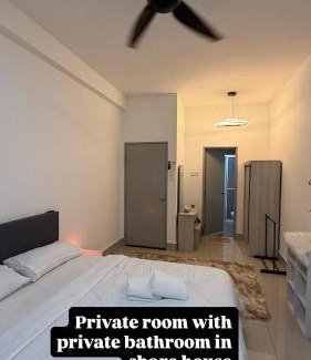 Salak South House | Razak city residence kl city private room