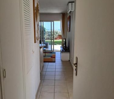 L'Autre-Bord Apartment | RDC appartement en bord de mer au son des vagues