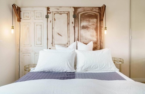 Desert Park Estates House | Re-Connect With Nature at The Boho-Bungalow in Palm Springs