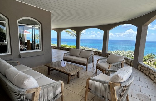 Les Terres Basses Villa | Renovated villa, a haven of peace with an exceptional view, 1 min from the beach