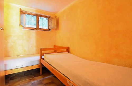 Centro Commerciale Apartment | Reach from this practical apartment, after only a few meters, the sandy beach of Platamona.