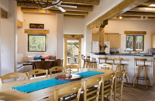 Historic Eastside House | READ OUR REVIEWS! In the Historic District, Easy Walk to Plaza & Canyon Rd.