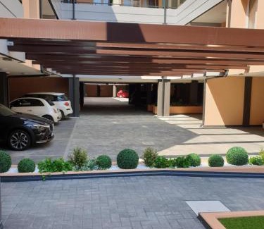 Bolognina Apartment | Realkasa Pool & Parking Flat