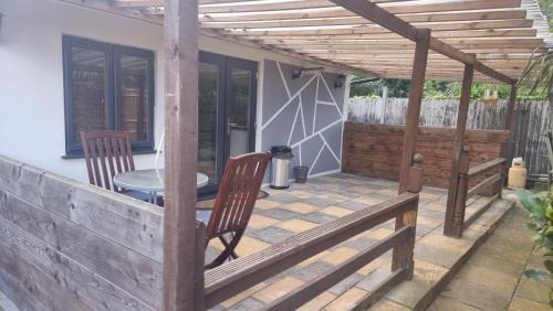 Mayfield Apartment | Rear of Levett Gardens