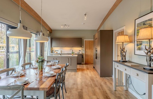 Richmond Cottage | Rebecca - a lodge that sleeps 6 guests in 3 bedrooms