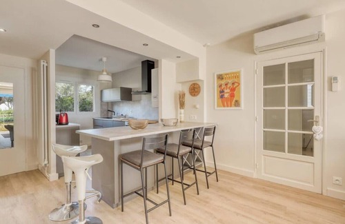 La Faviere Apartment | Recent T3 in residence with swimming pool in La Favière