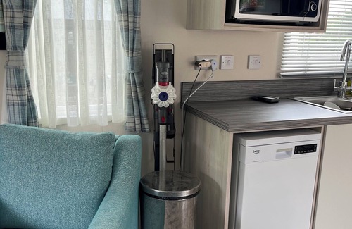 Ouistreham House | Recent top-of-the-range mobile home, very spacious Located 2km from the beach