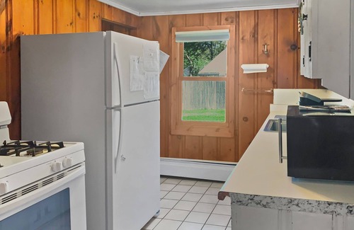 Bass River Cottage | Recently Refreshed Cottage Pet Friendly AC Units Wifi