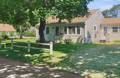 Bass River Cottage | Recently Refreshed Cottage Pet Friendly AC Units Wifi