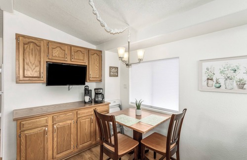 Mesa House | Recliners! Large Az Room - Adult 55+ Activities Galore!