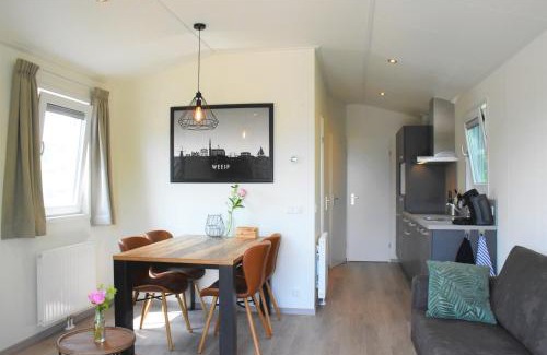 Municipality of Weesp Ski Chalet | Recreatie aan de Vecht, chalet 3, genieten van de rust en ruimte en toch dichtbij de stad