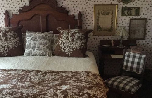Higginsville Other | Red Brick Farmhouse B&B - John & Hilda's Room